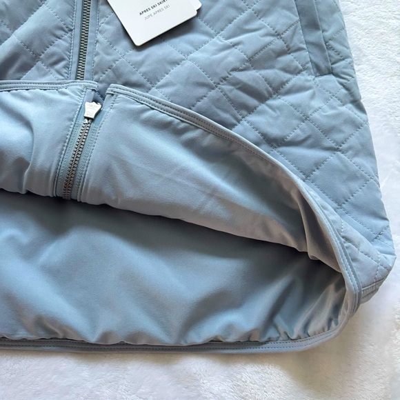 ATHLETA Apres Ski Blue Zippered Quilted Mini Skirt--2 - Picture 5 of 16